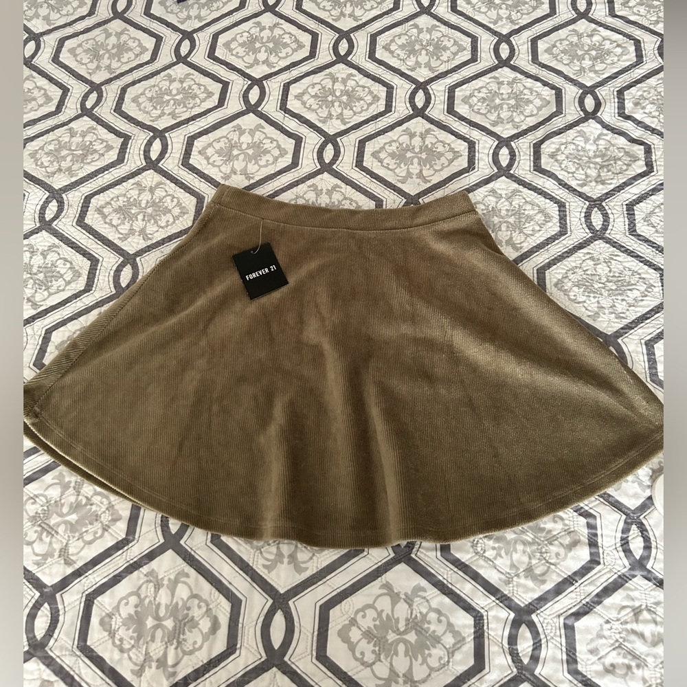 Forever 21 | Light Olive Skater Mini Skirt for Casual Wear | Size M | NWT